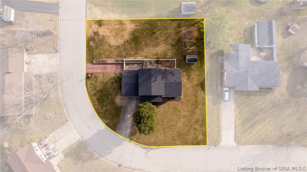 1835 Greenhills Drive