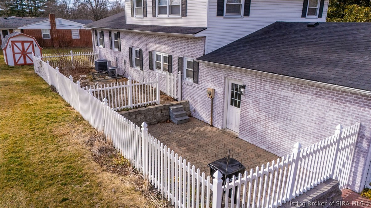 1835 Greenhills Drive