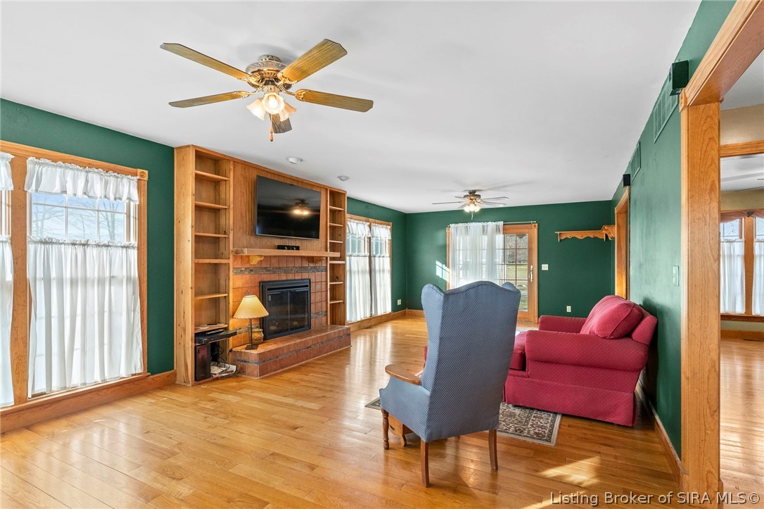 5376 W Linda Lane