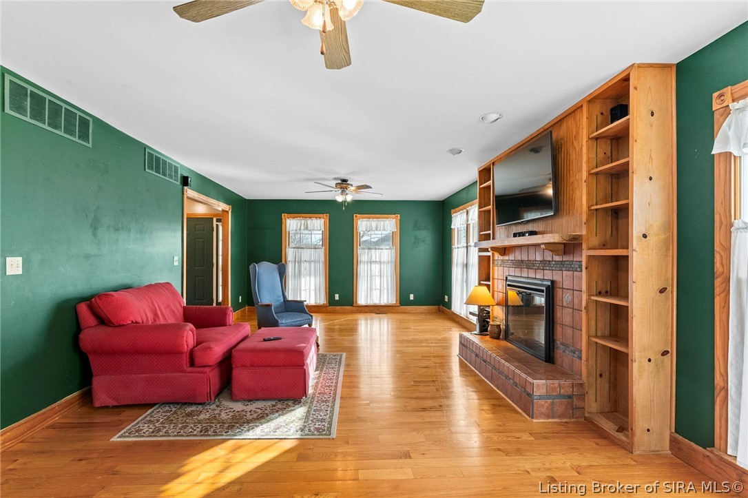 5376 W Linda Lane