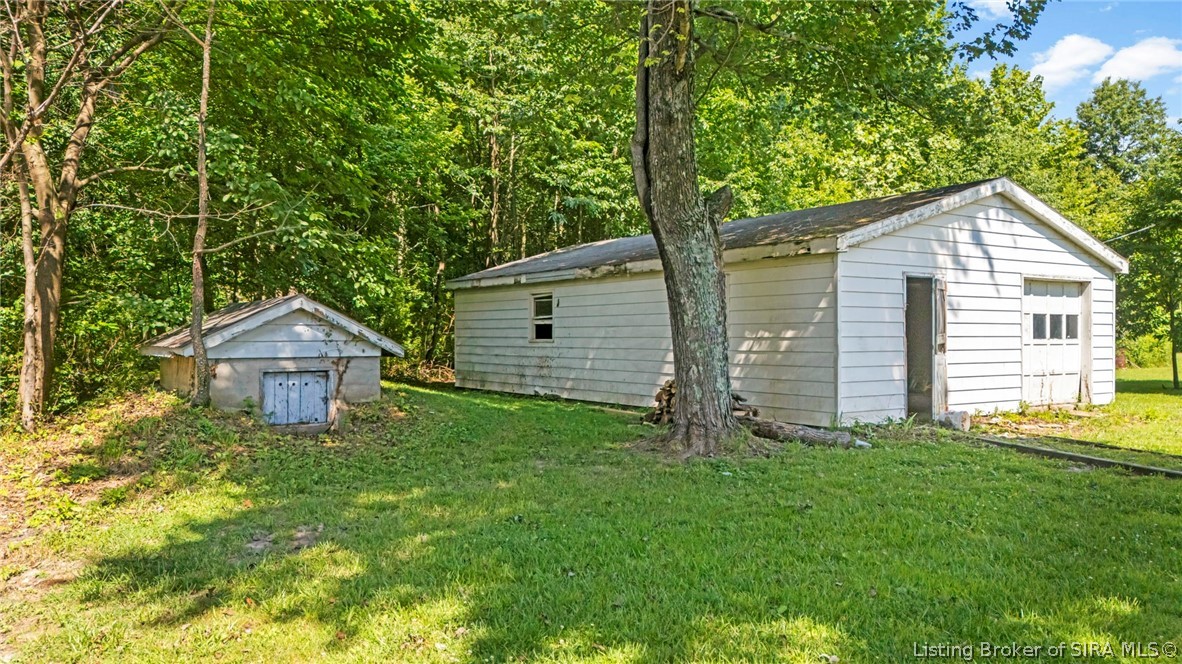 8033 N Oliver Lane