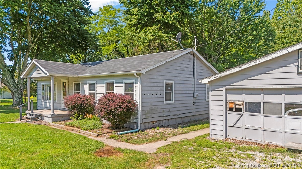 8033 N Oliver Lane