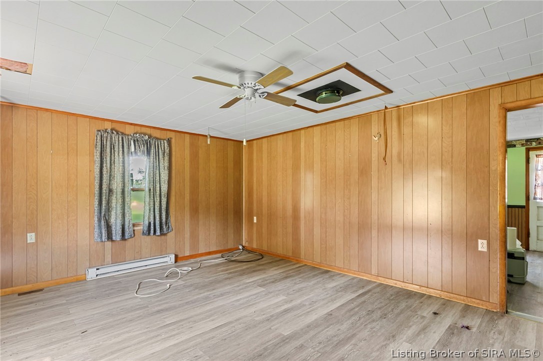 8033 N Oliver Lane