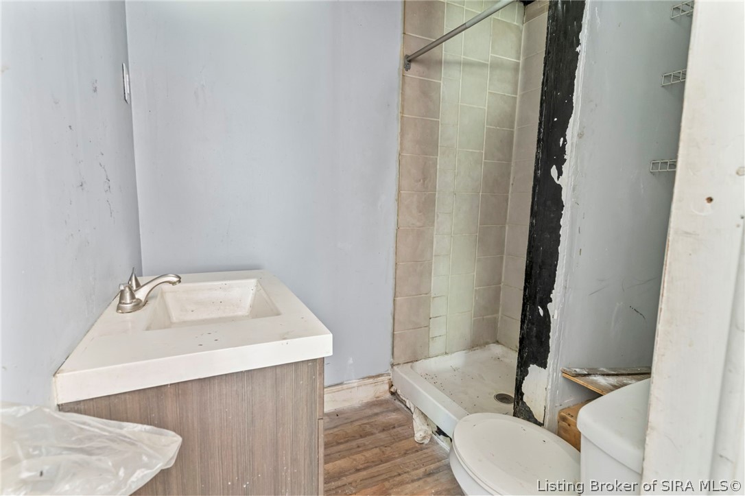 8033 N Oliver Lane