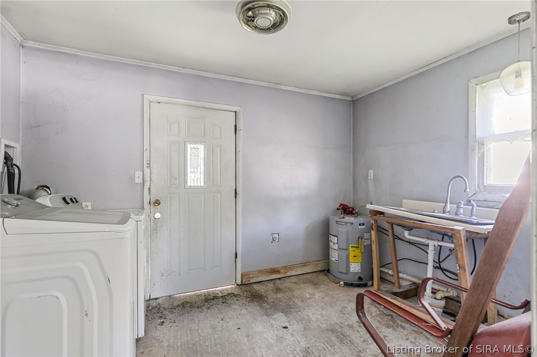 8033 N Oliver Lane