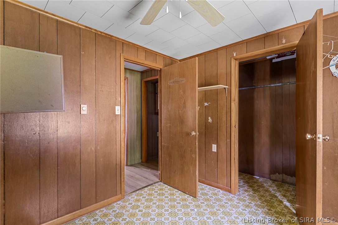 8033 N Oliver Lane