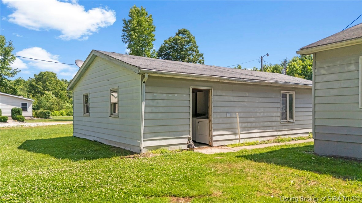 8033 N Oliver Lane