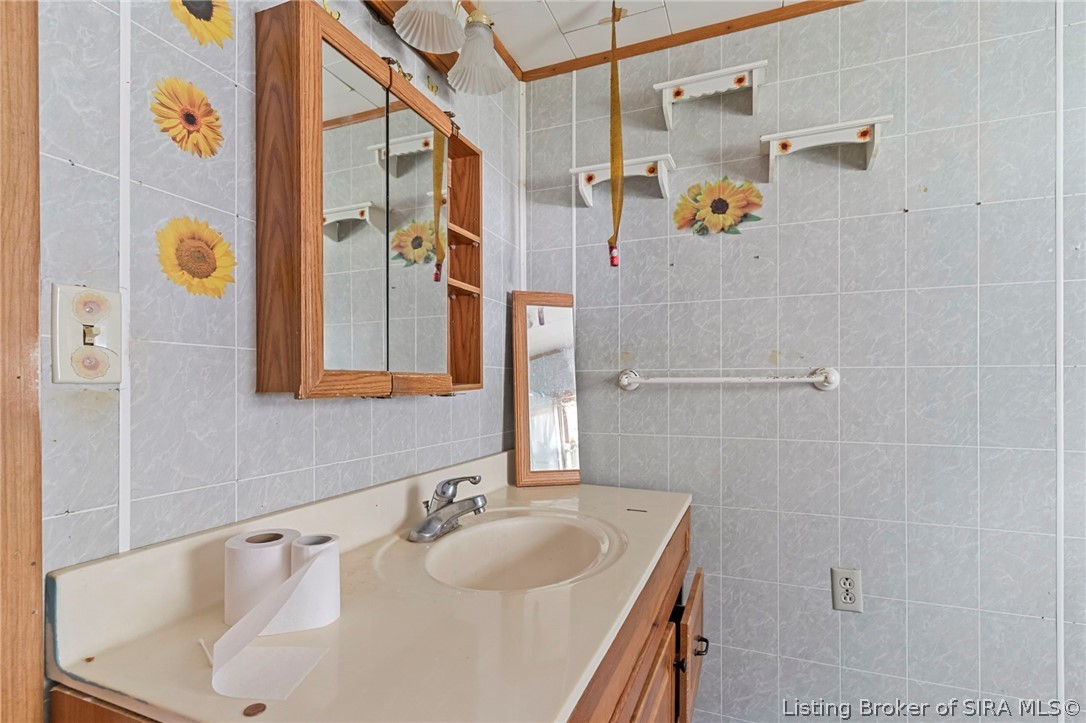 8033 N Oliver Lane
