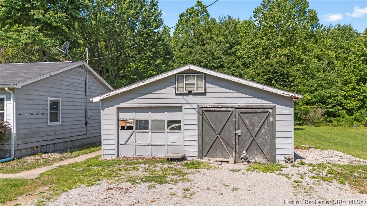 8033 N Oliver Lane