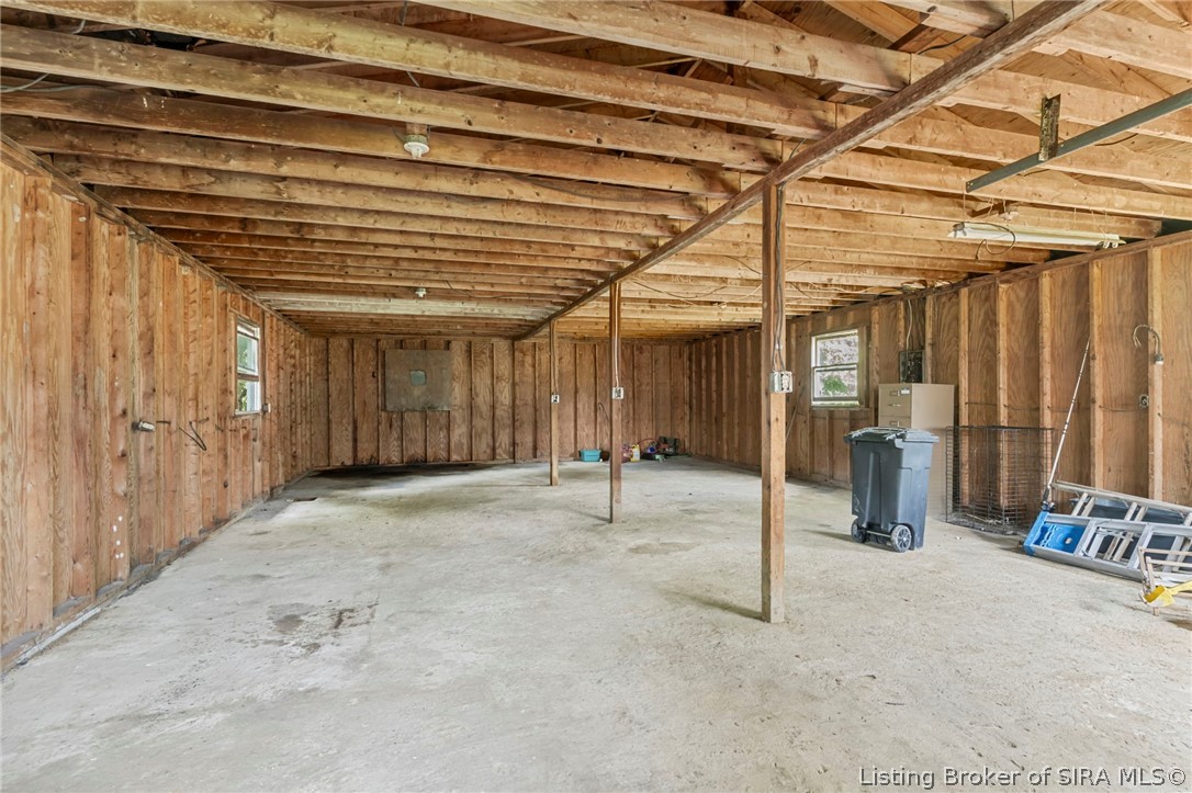 8033 N Oliver Lane