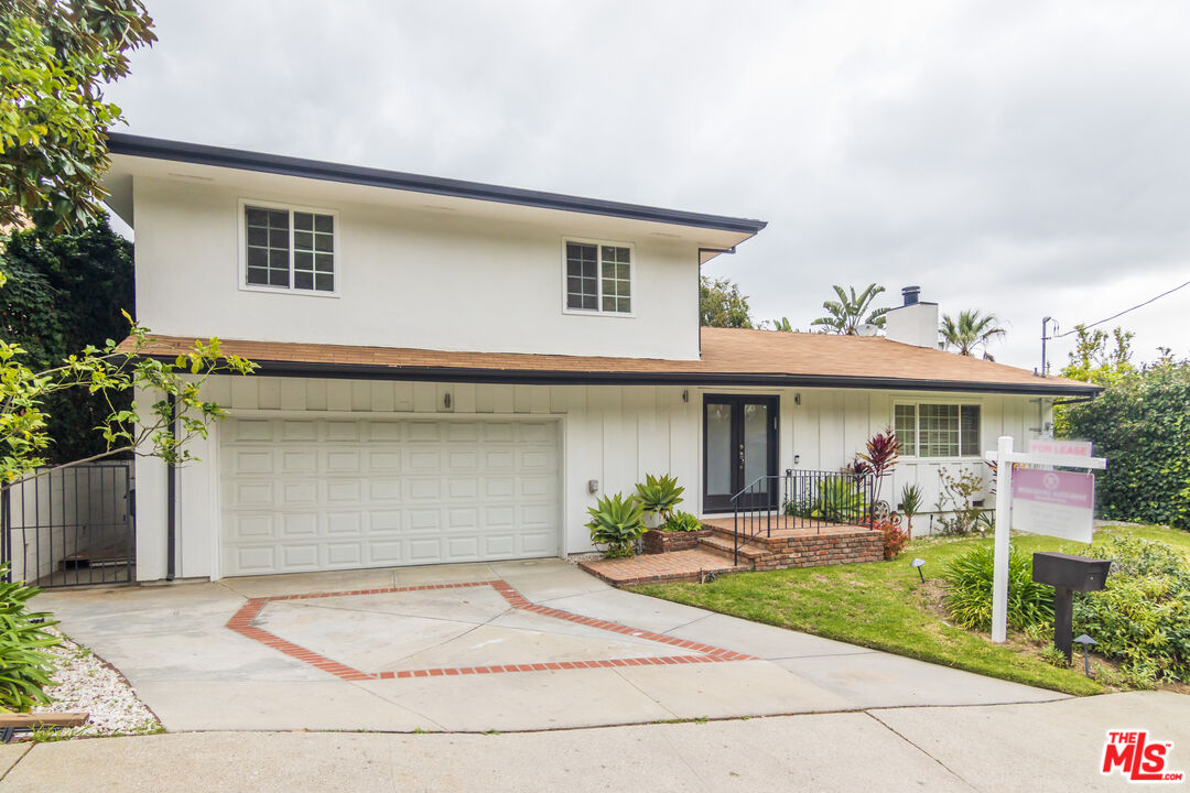 3549 Stone Canyon Ave