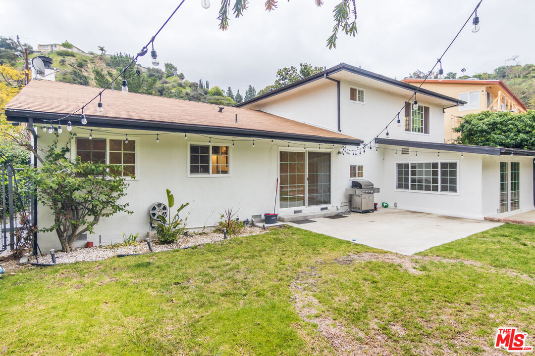 3549 Stone Canyon Ave