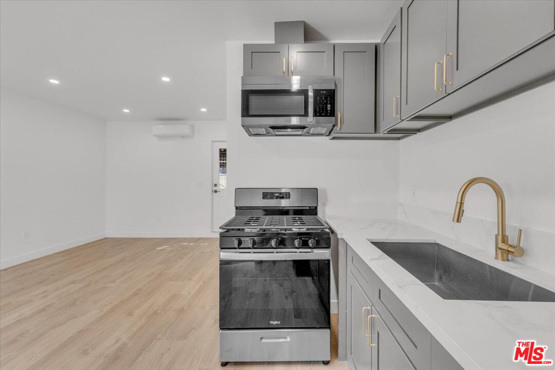 12820 Hatteras