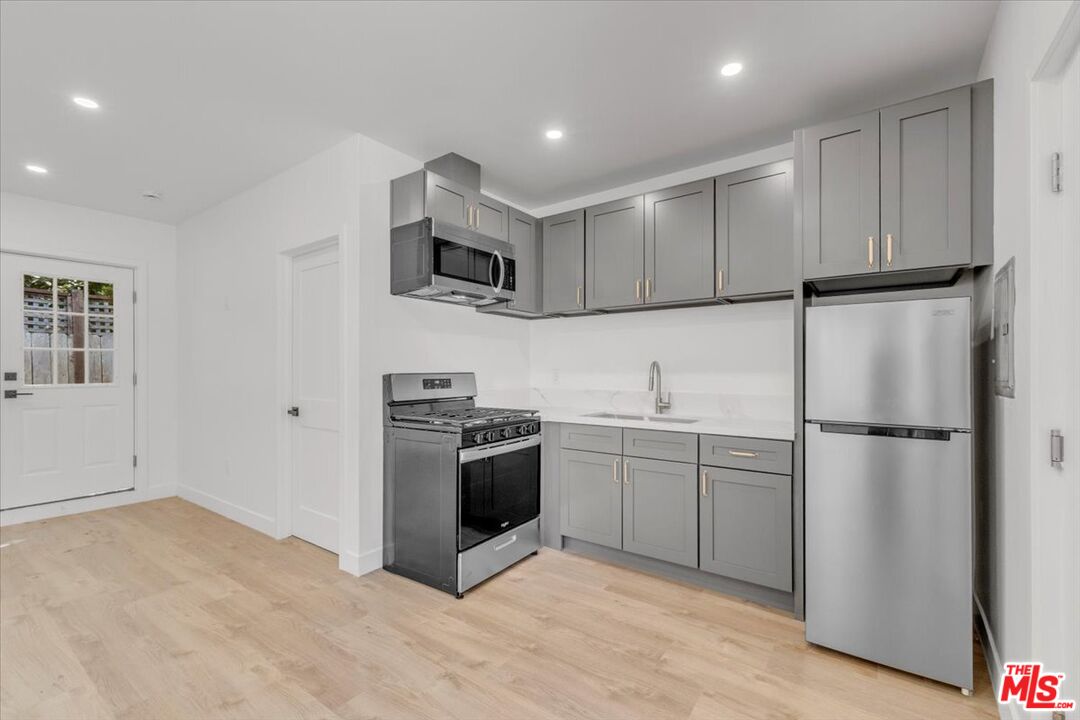 12820 Hatteras