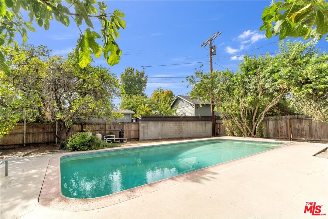 5509 Cantaloupe Ave