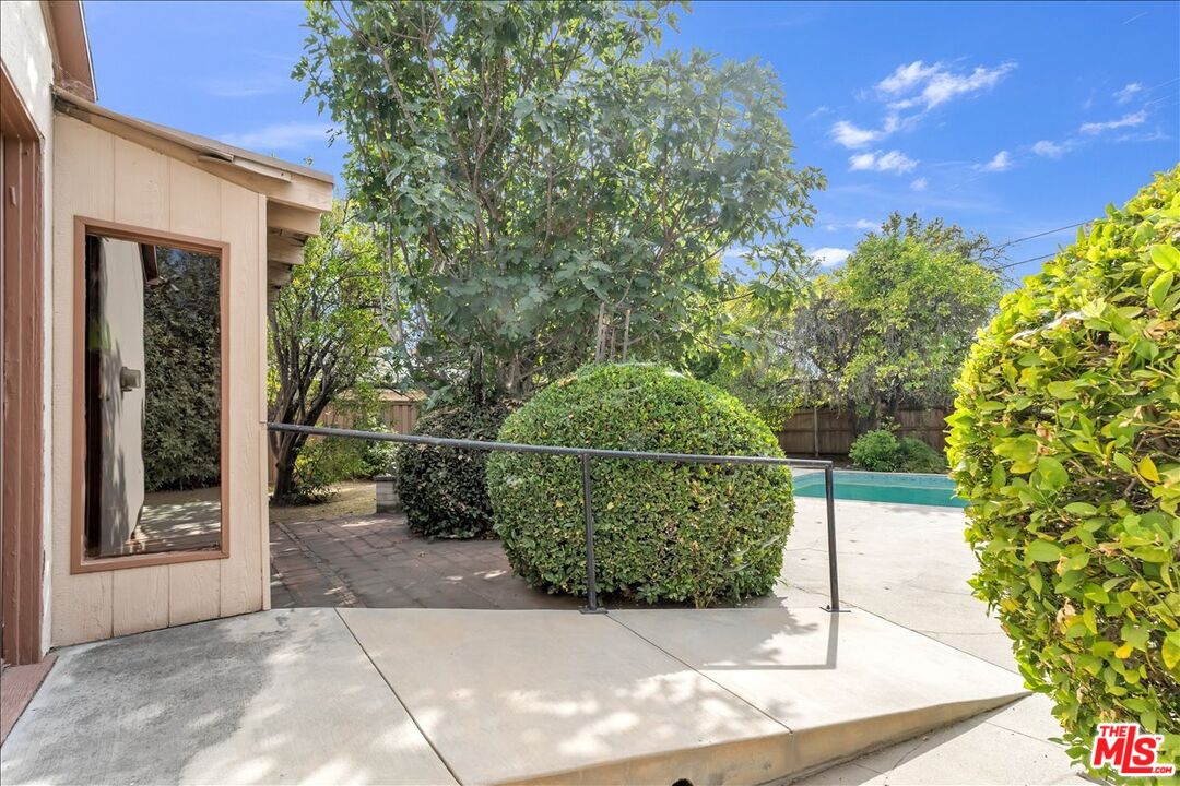 5509 Cantaloupe Ave