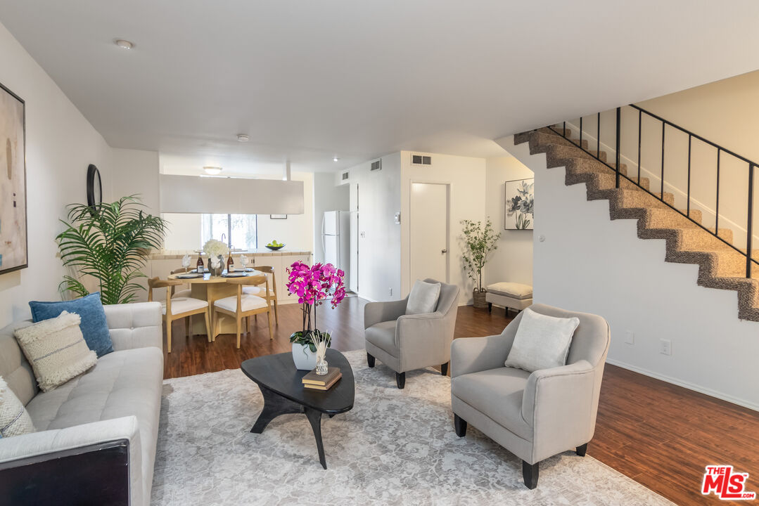14912 Dickens St Unit: 1