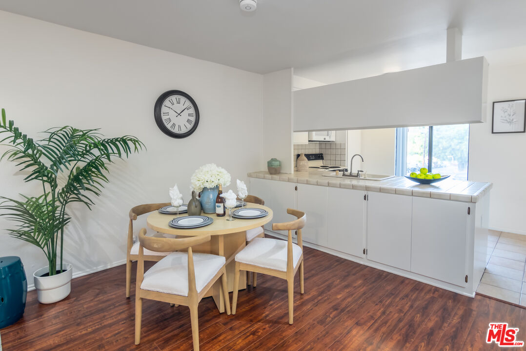 14912 Dickens St Unit: 1