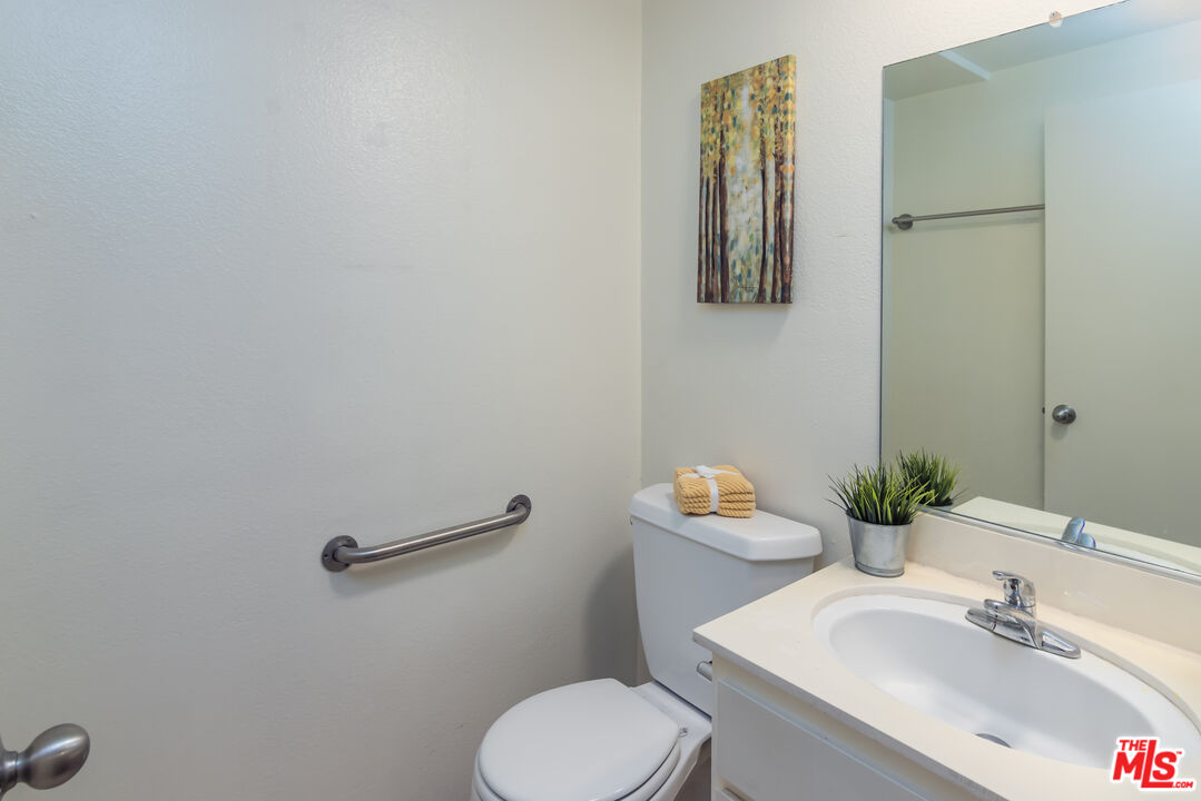 14912 Dickens St Unit: 1
