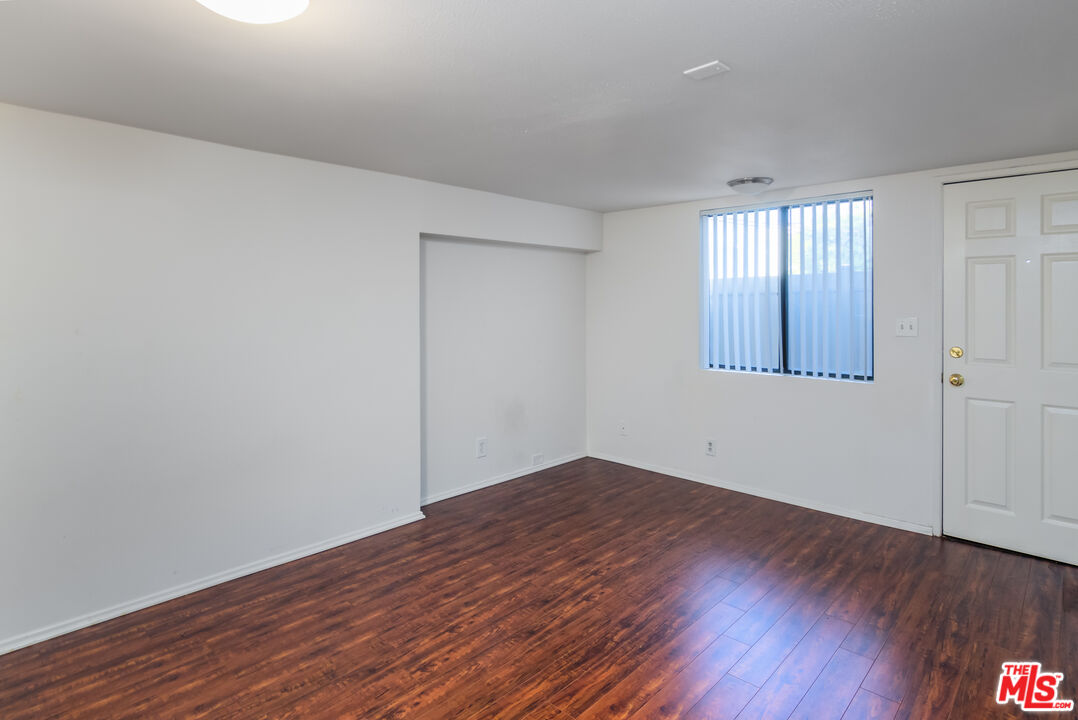 14912 Dickens St Unit: 1