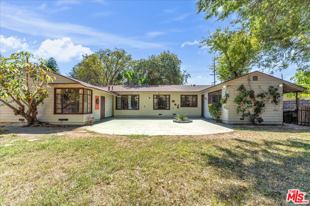 13253 Magnolia Blvd