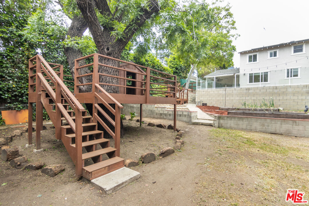 5326 Leghorn Ave