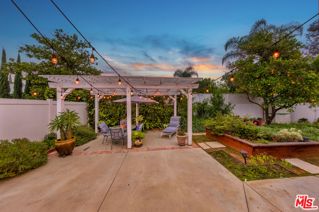 5744 Wilkinson Ave