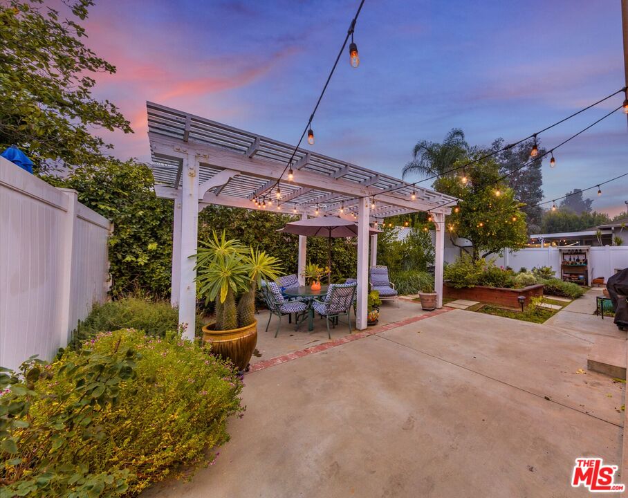 5744 Wilkinson Ave
