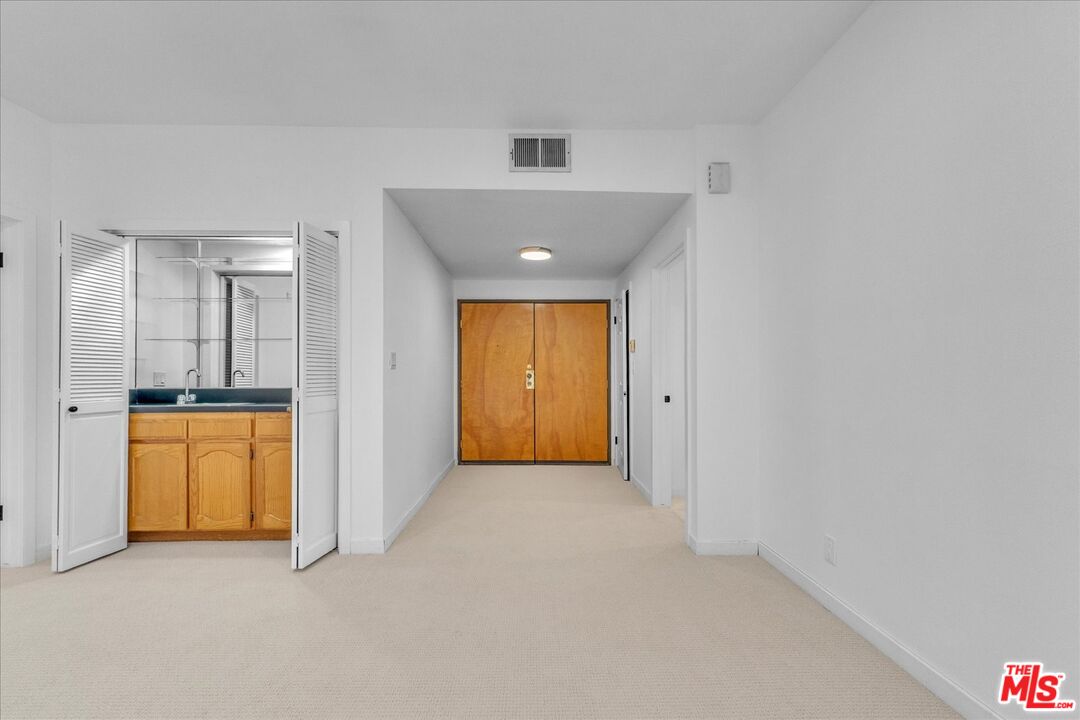 10465 Eastborne Ave Unit: 206