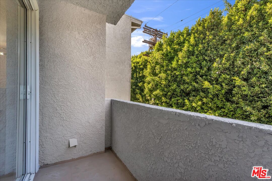 10465 Eastborne Ave Unit: 206