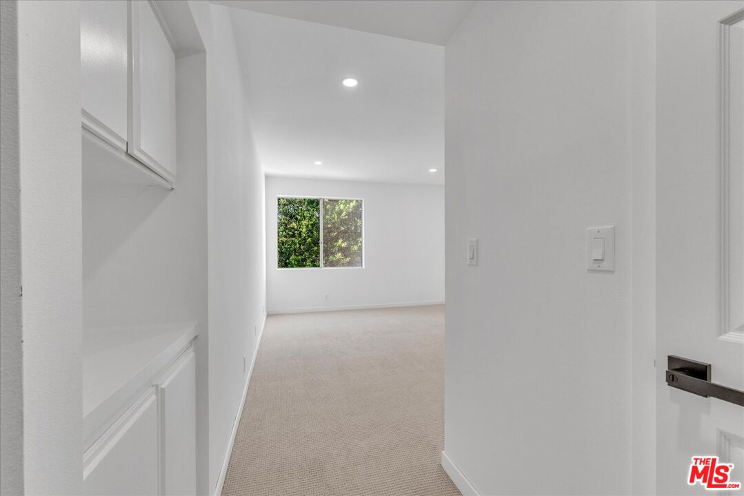 10465 Eastborne Ave Unit: 206