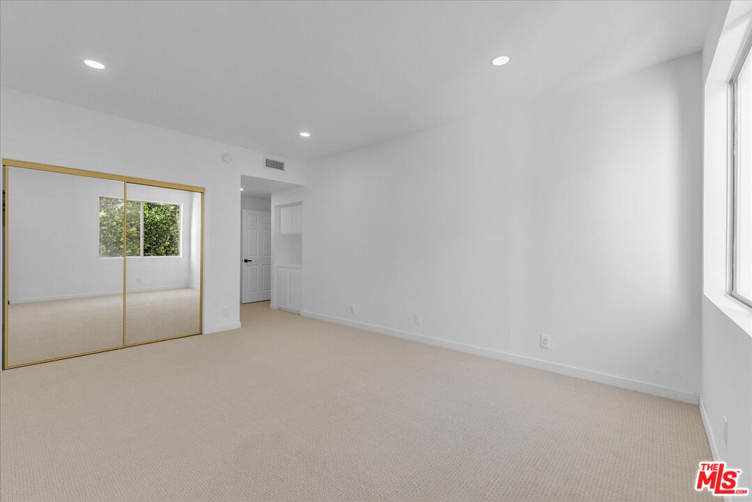 10465 Eastborne Ave Unit: 206