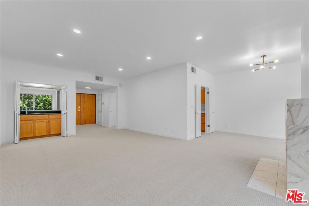 10465 Eastborne Ave Unit: 206