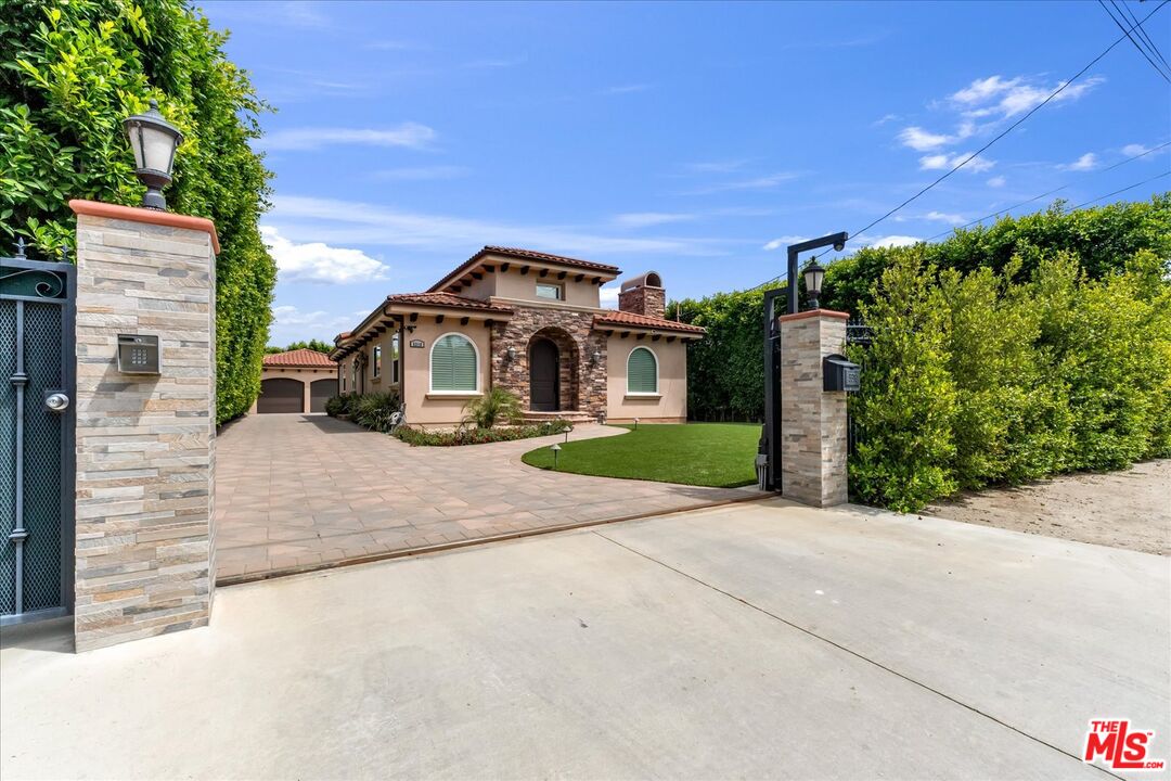 5310 Leghorn Ave