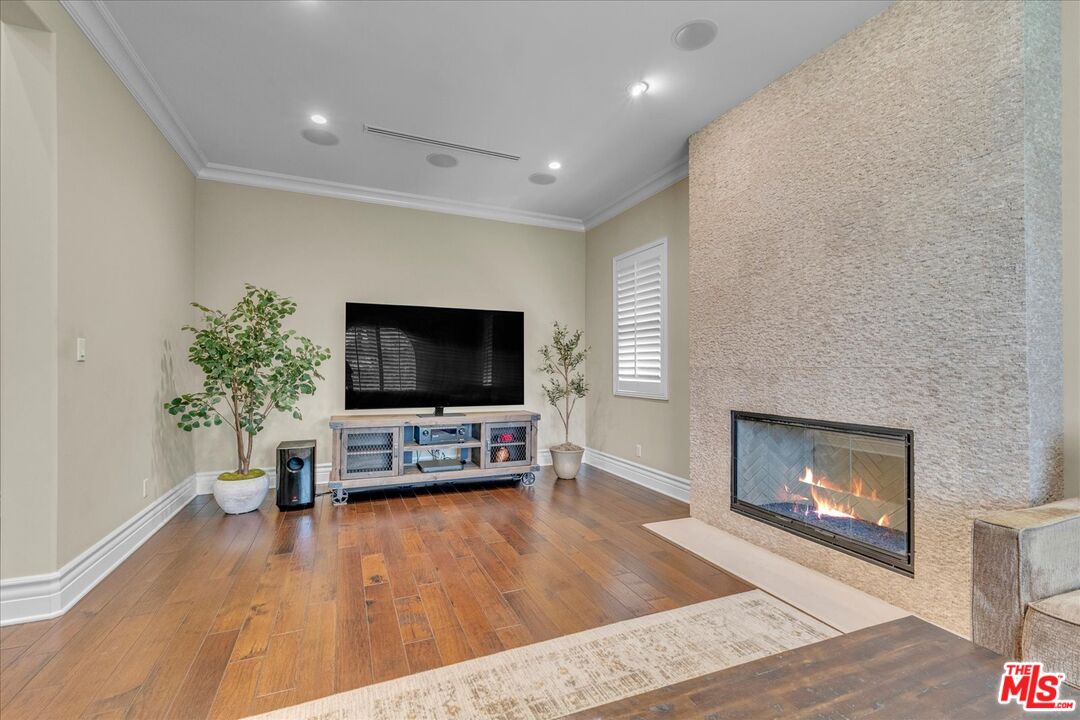 5310 Leghorn Ave