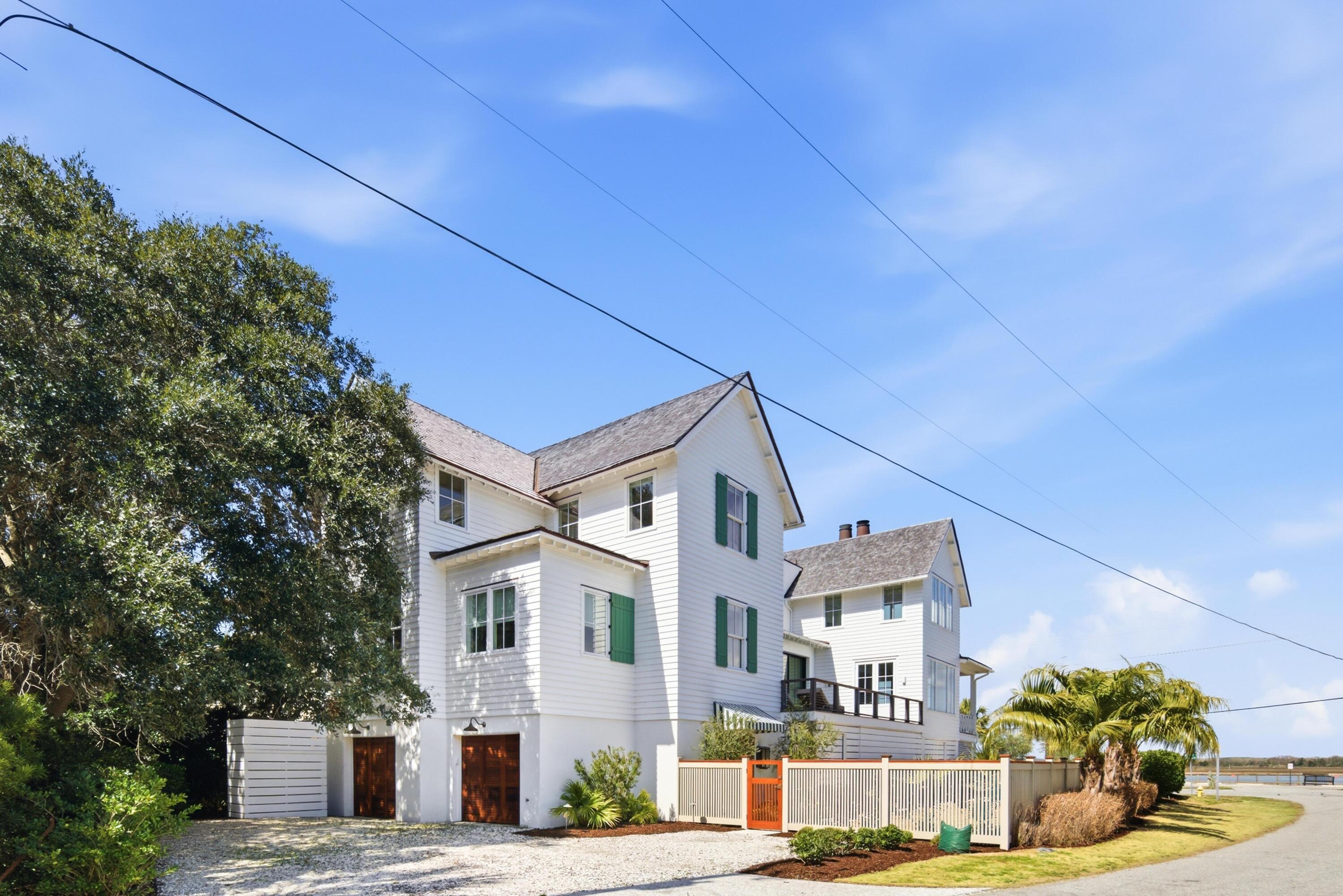 120 Palm Boulevard