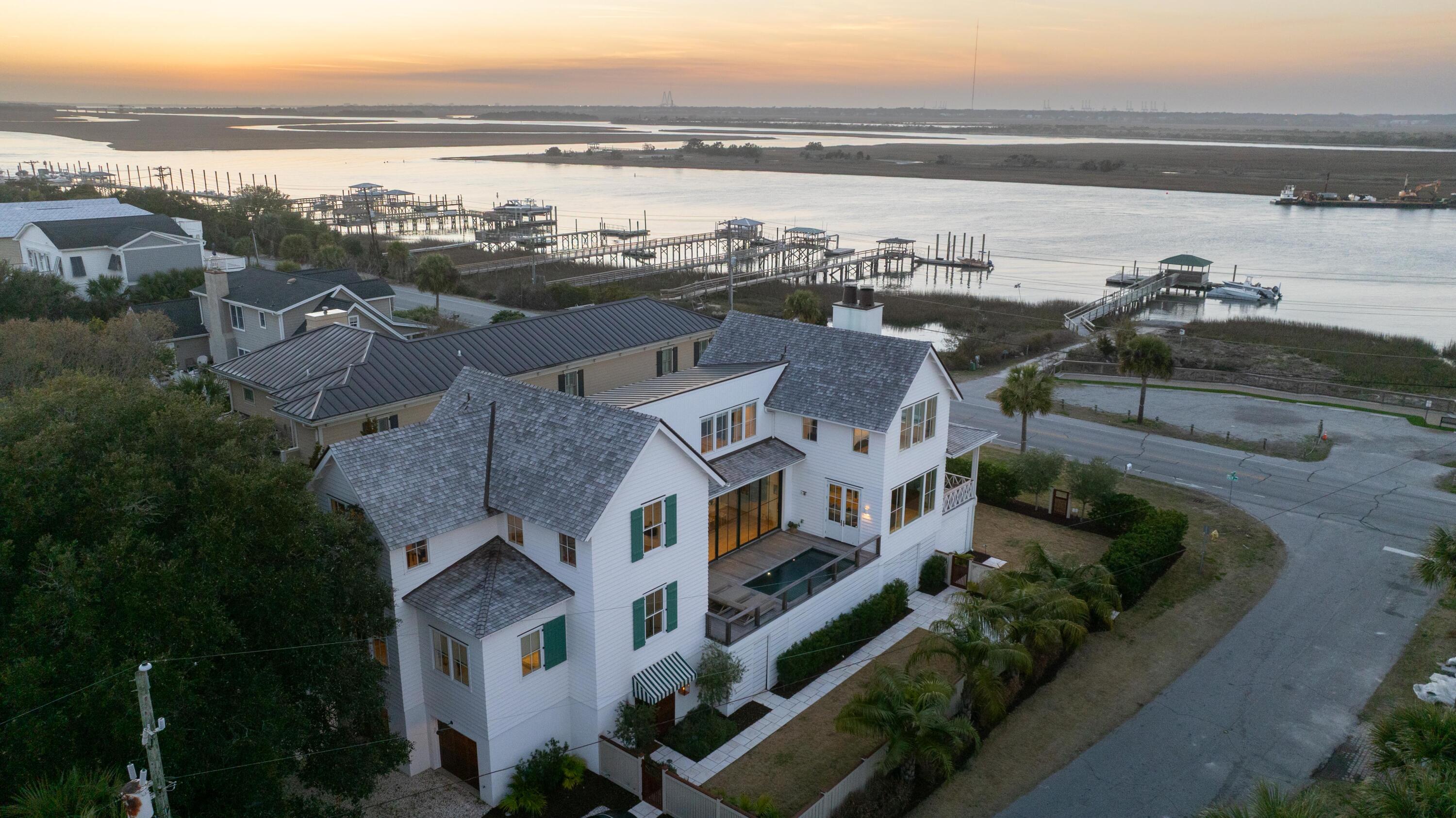 120 Palm Boulevard