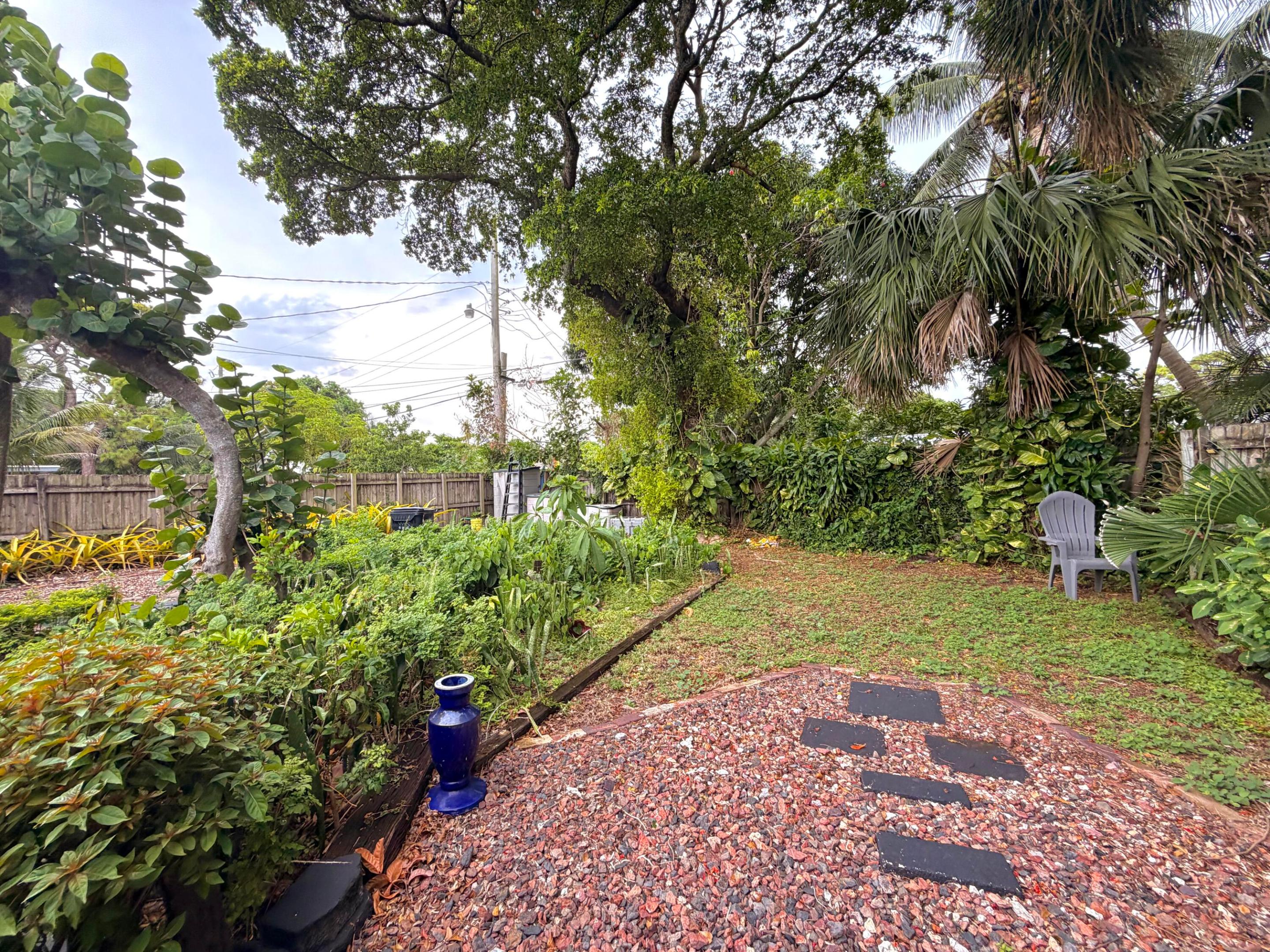 1421 NW 2ND B