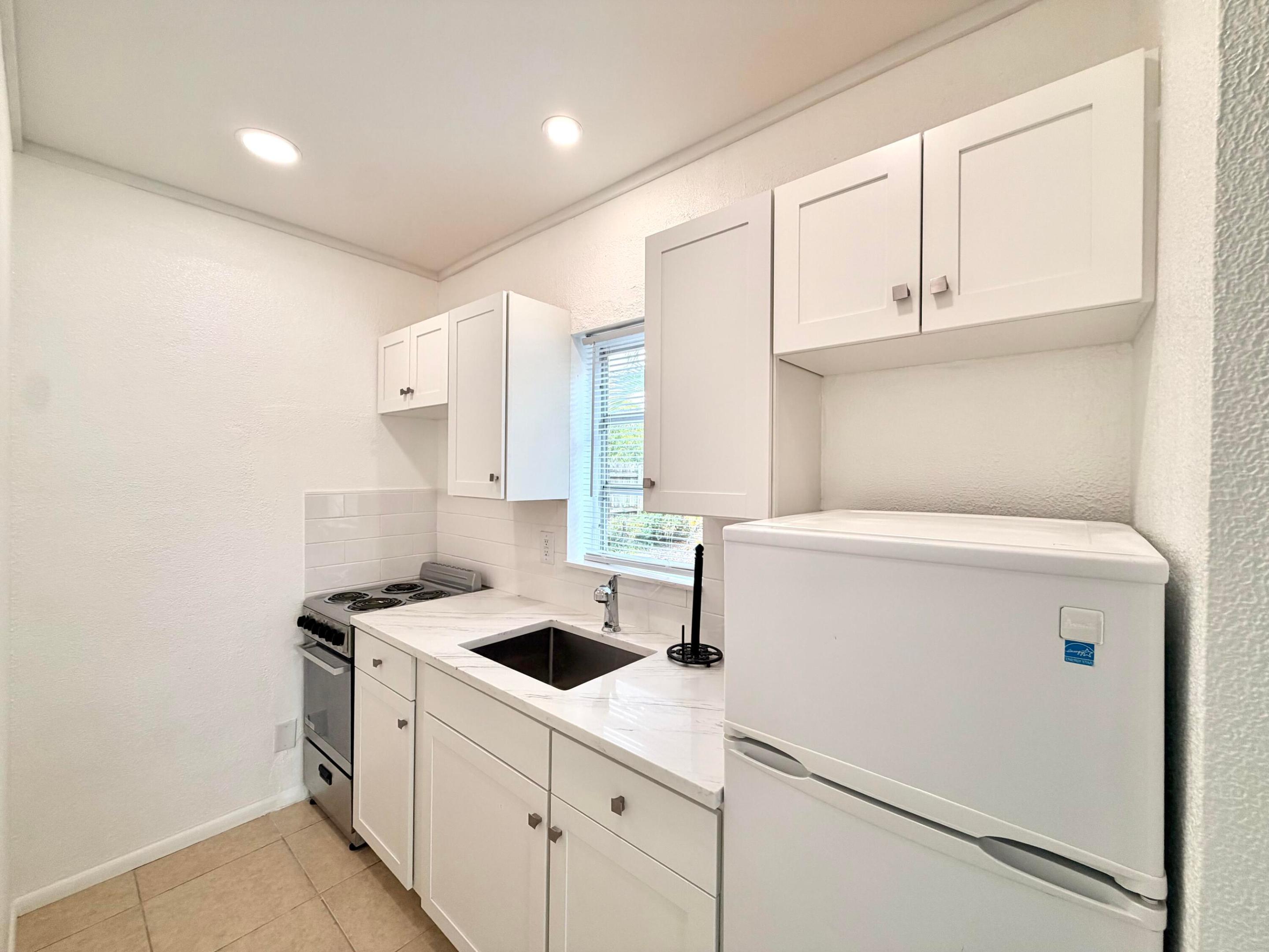 1421 NW 2ND B