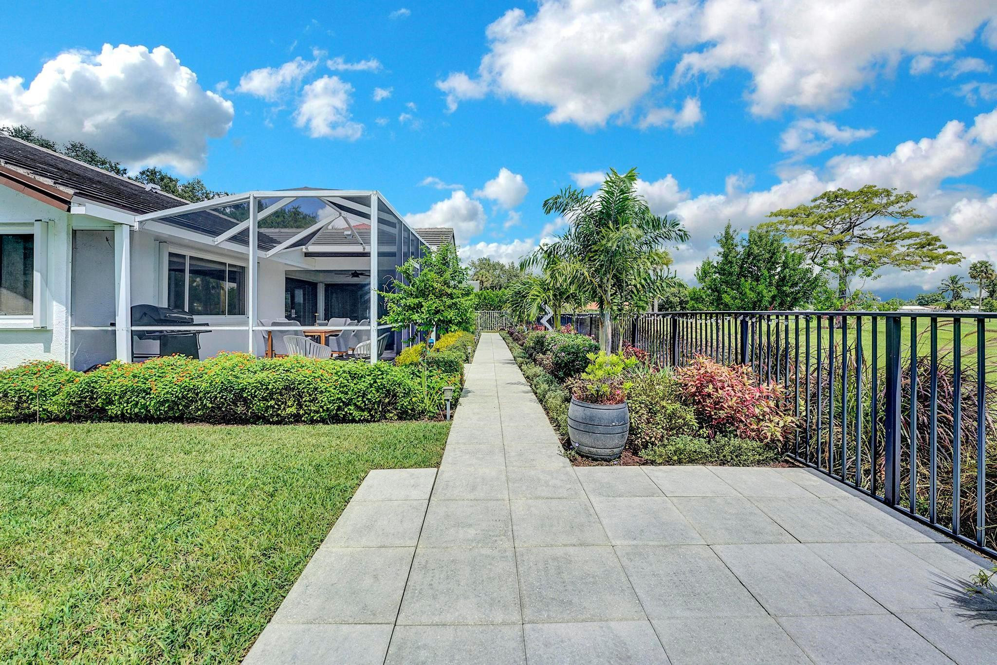 2940 Oak Tree Dr