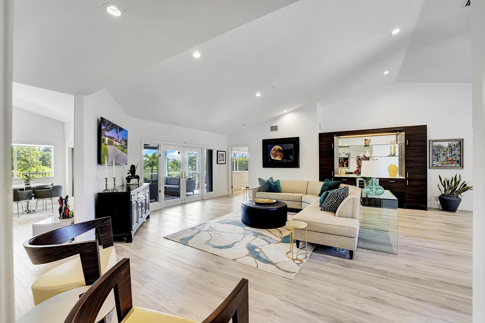 2940 Oak Tree Dr