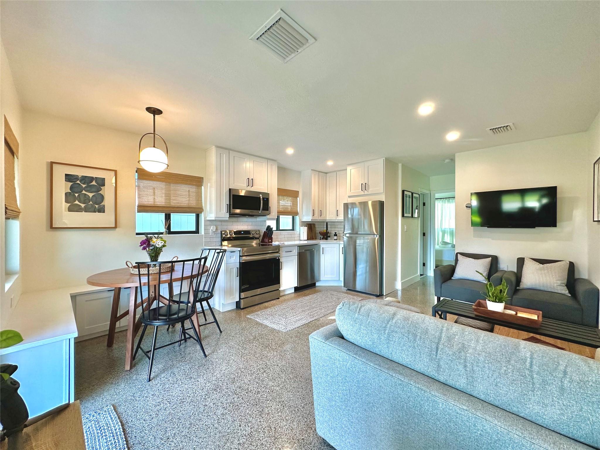 501 NW 25th St