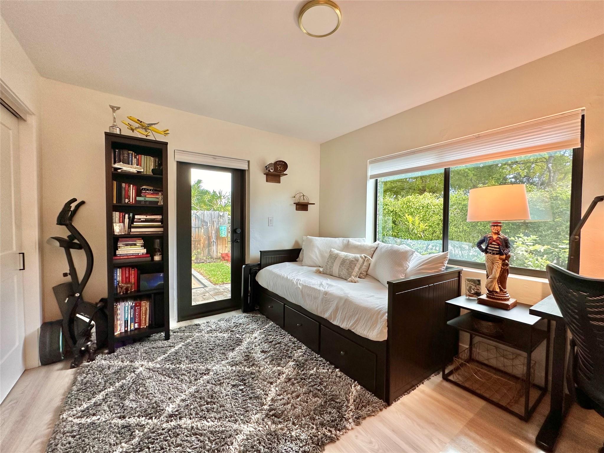 501 NW 25th St