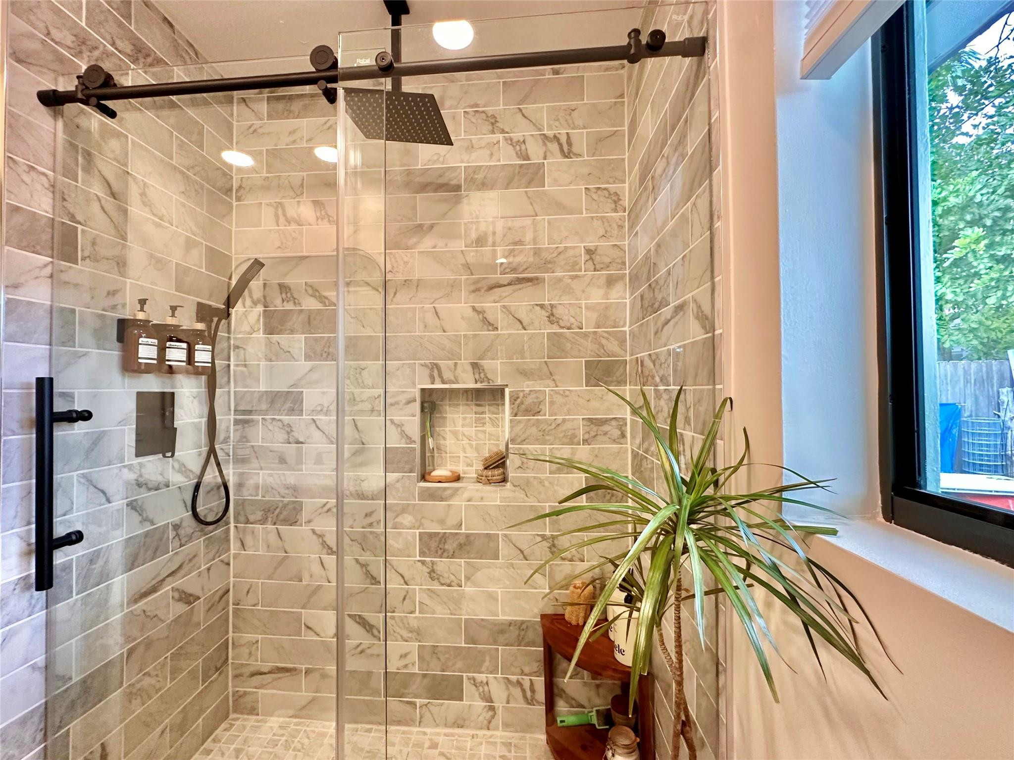 501 NW 25th St