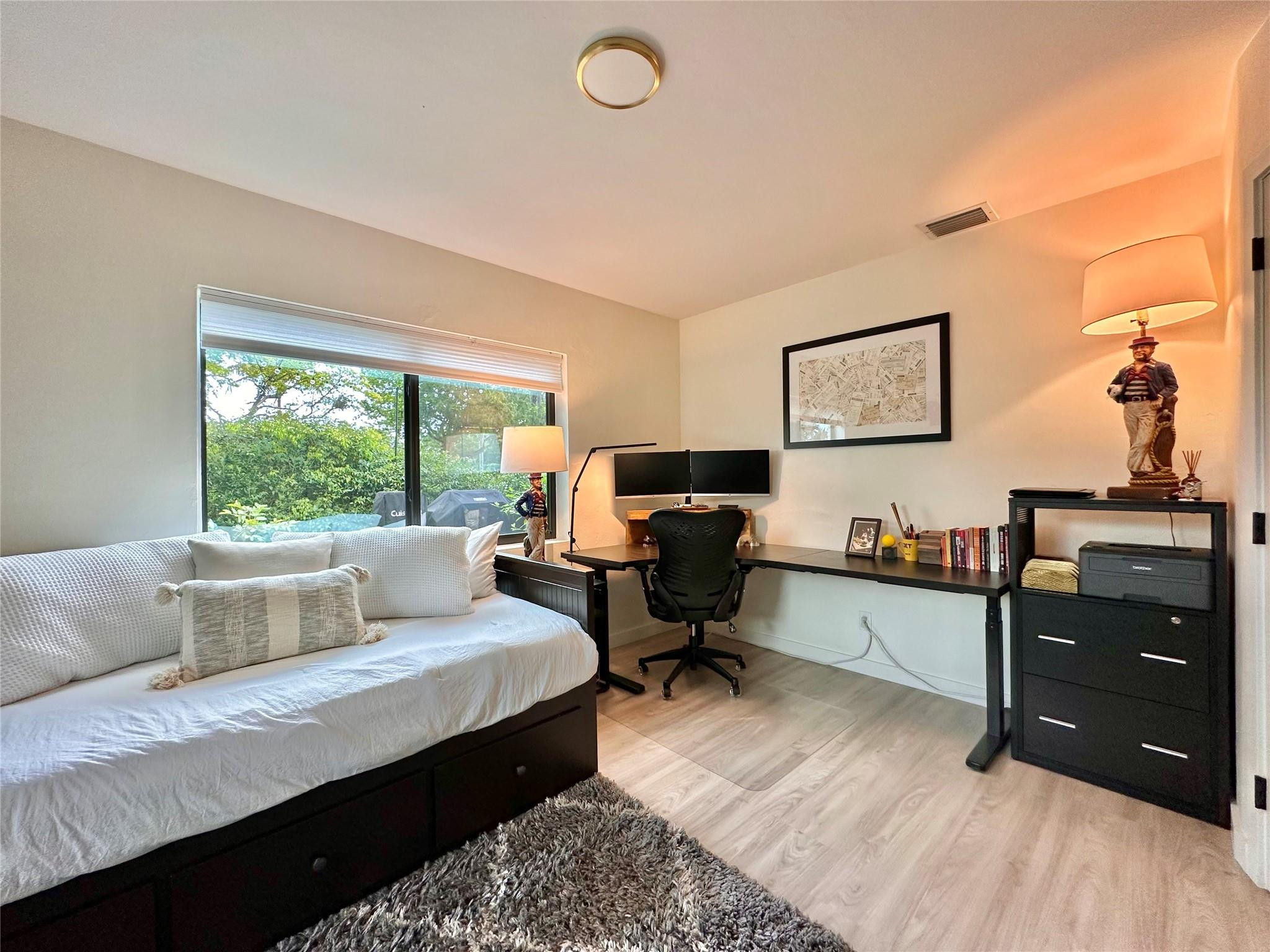 501 NW 25th St