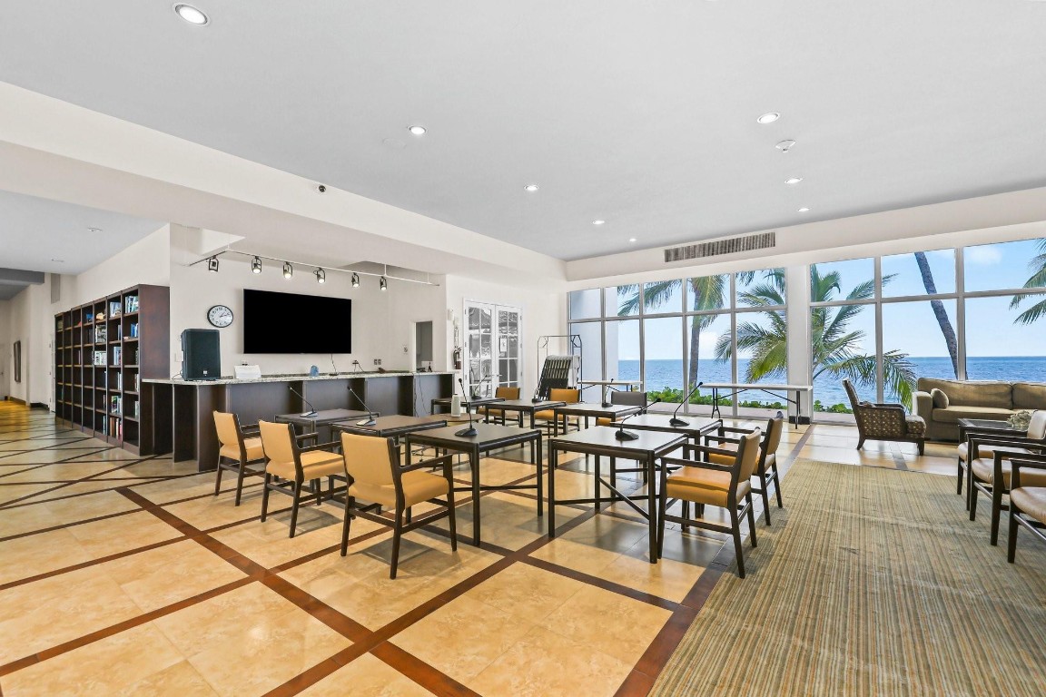 4300 N Ocean Blvd 20P