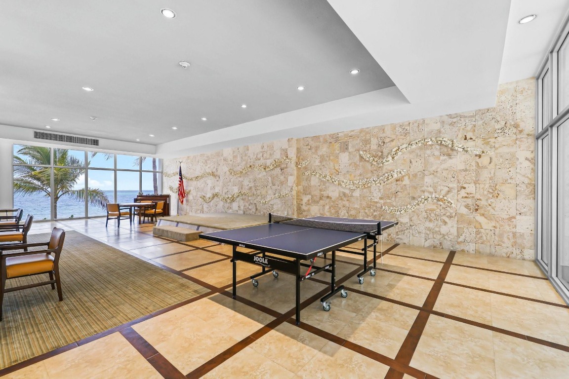 4300 N Ocean Blvd 20P