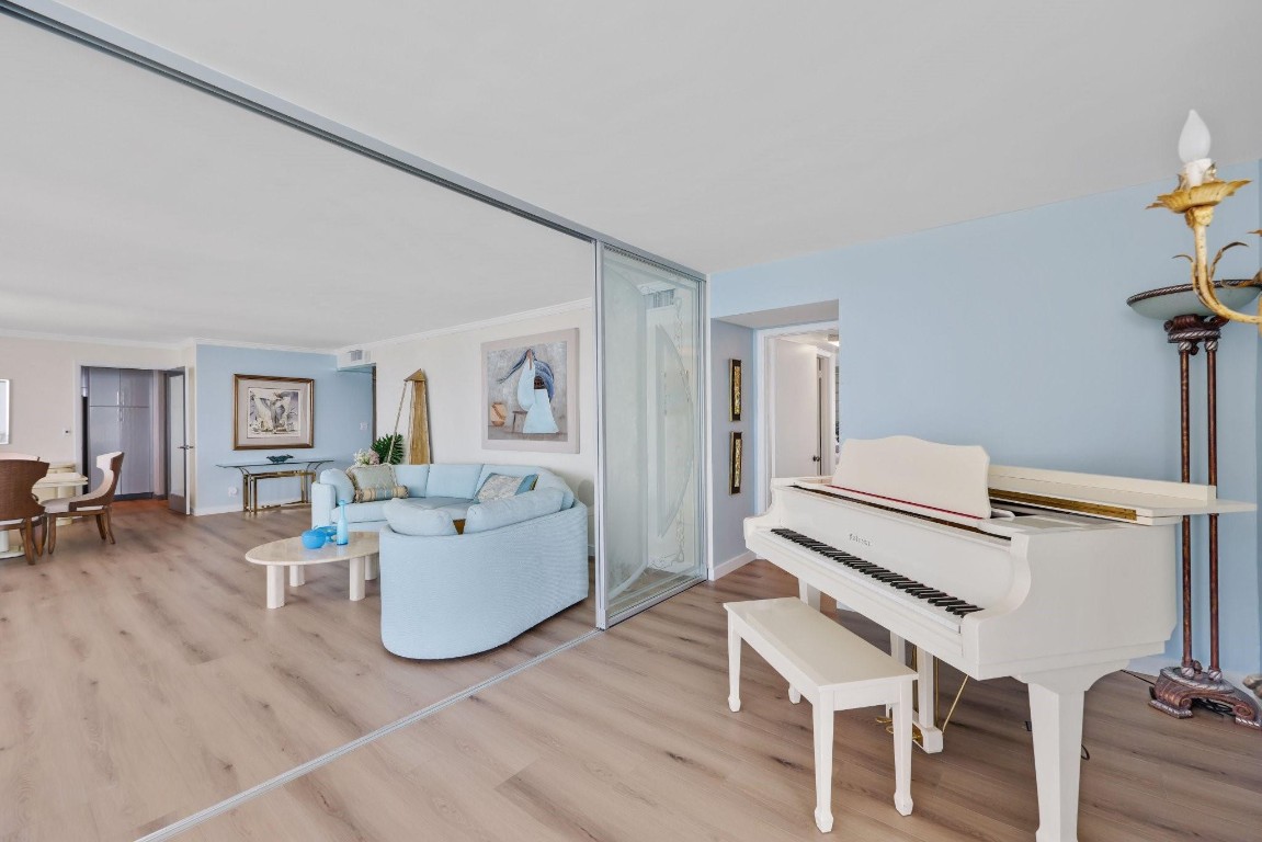 4300 N Ocean Blvd 20P