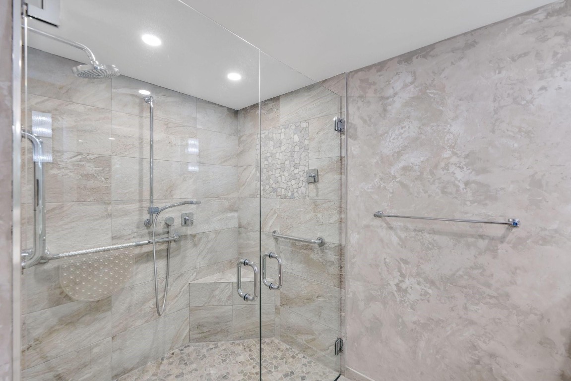 4300 N Ocean Blvd 20P