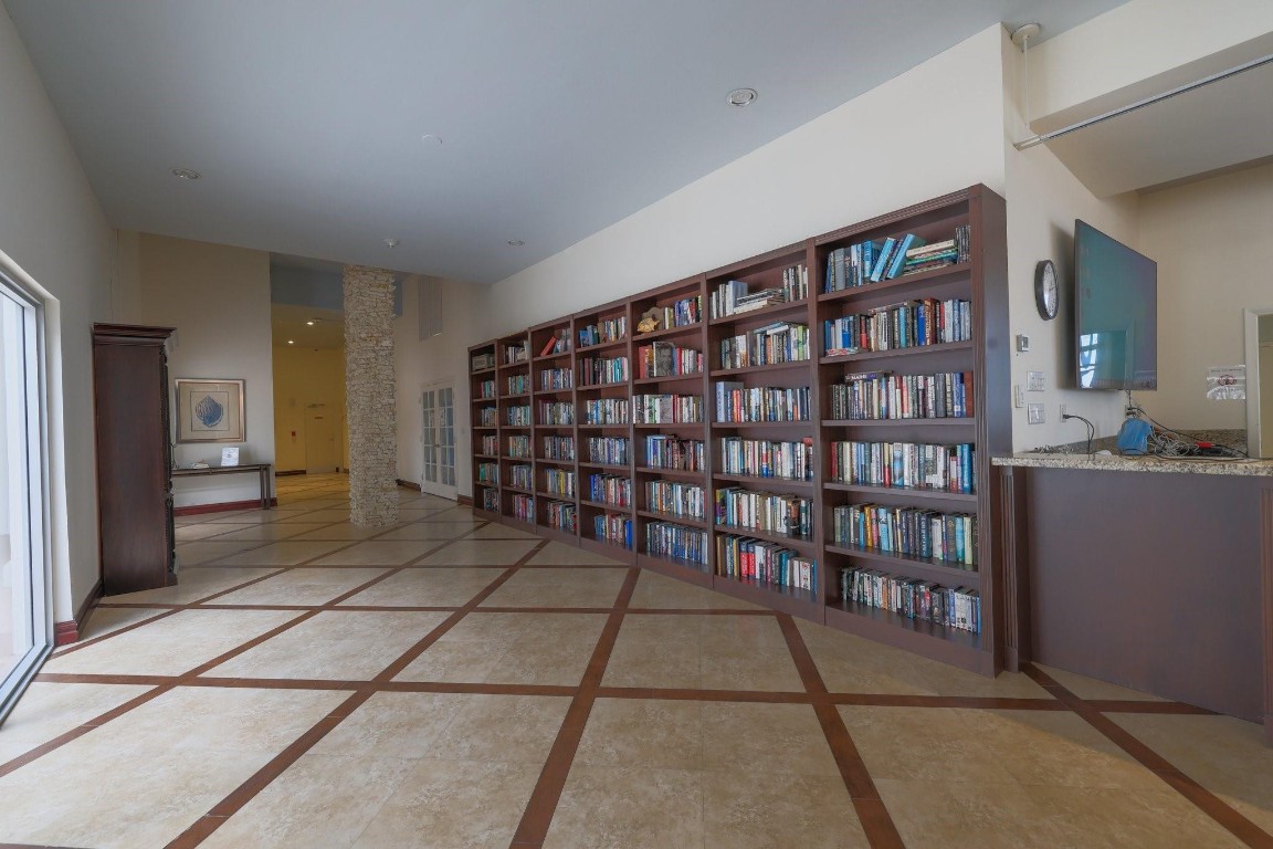 4300 N Ocean Blvd 20P